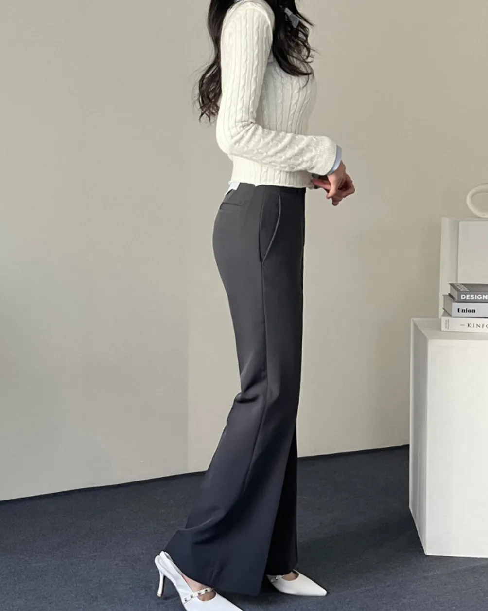 [ Pre- Order ] Stretchy Flared Pants