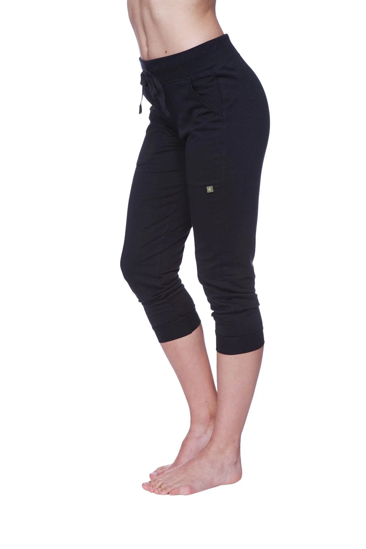 3/4 Cuffed Capri Yoga Pant (Solid Black)