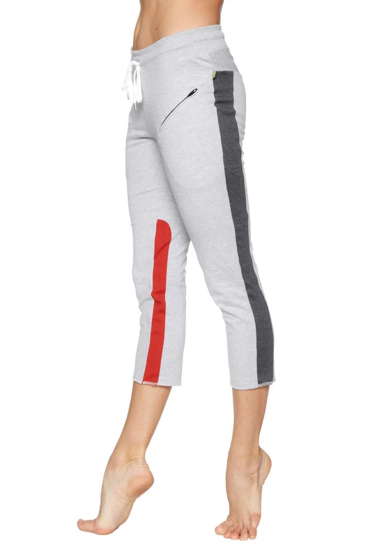 4/5 Length Zipper Pocket Capri Yoga Pant (Grey w/Charcoal & Red)