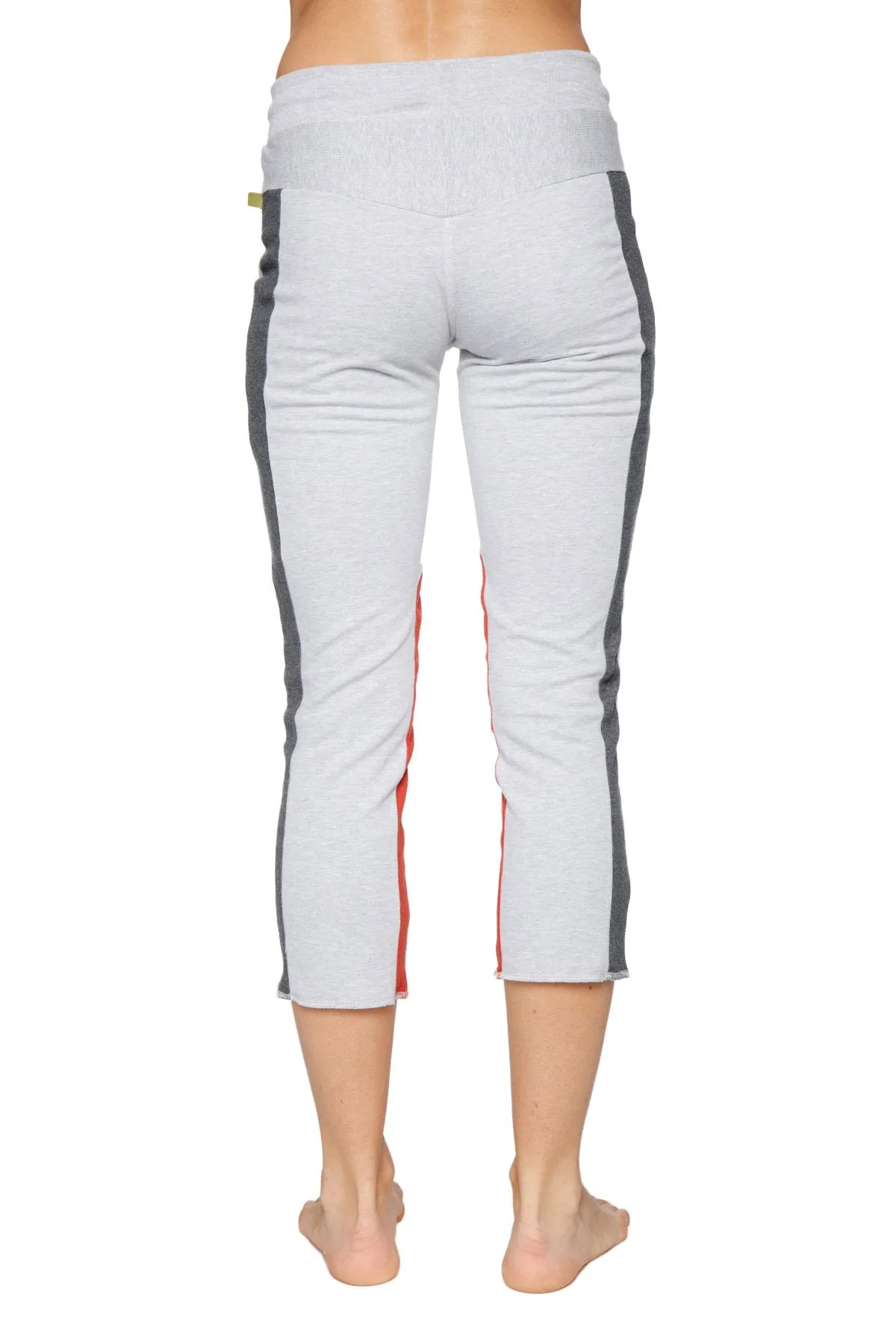 4/5 Length Zipper Pocket Capri Yoga Pant (Grey w/Charcoal & Red)