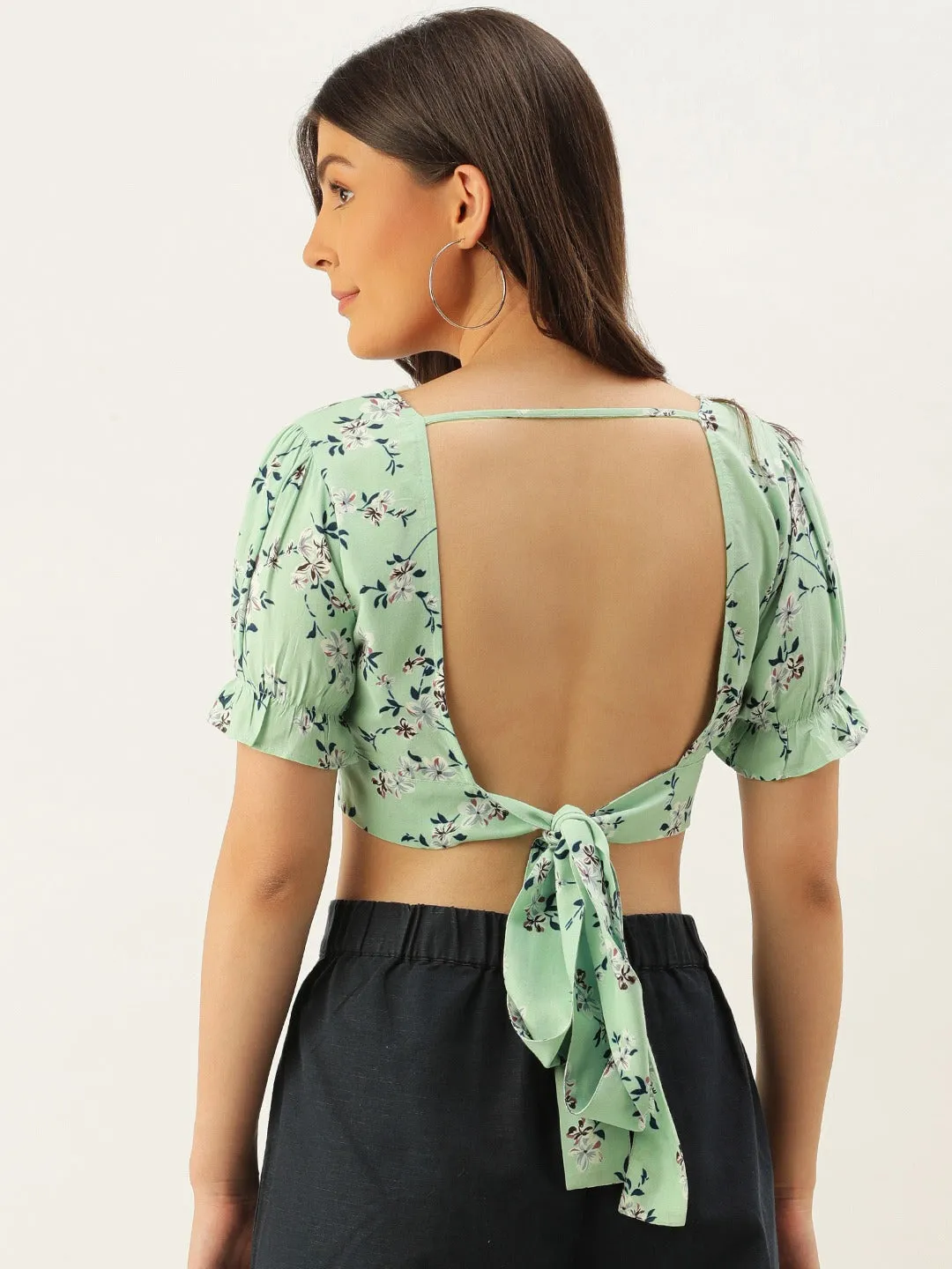 Berrylush Women Green Floral Printed Open Back Crop Top