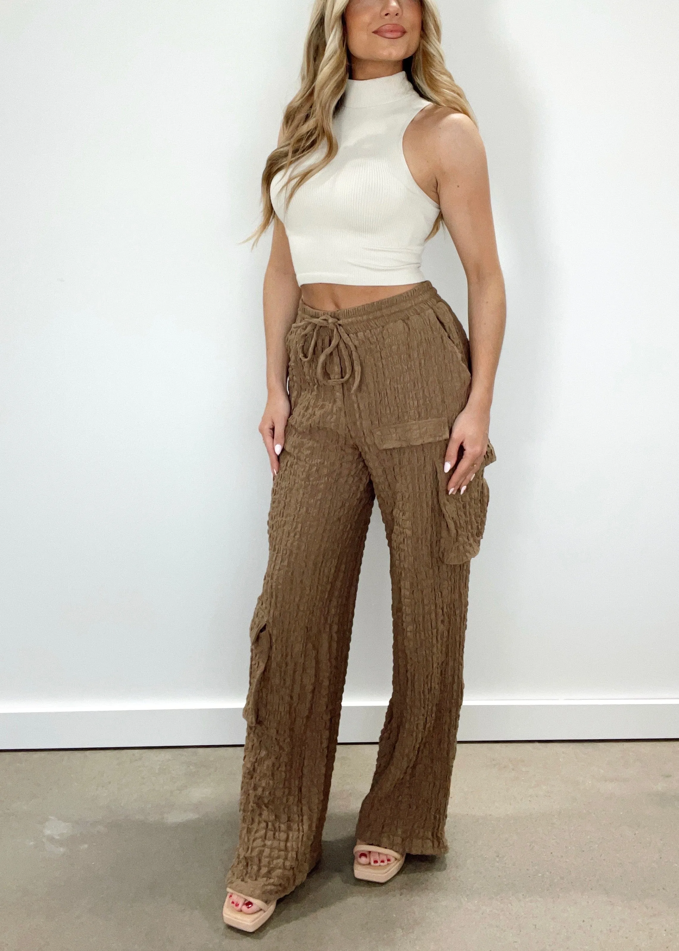 Crinkle Knit Cargo Pants