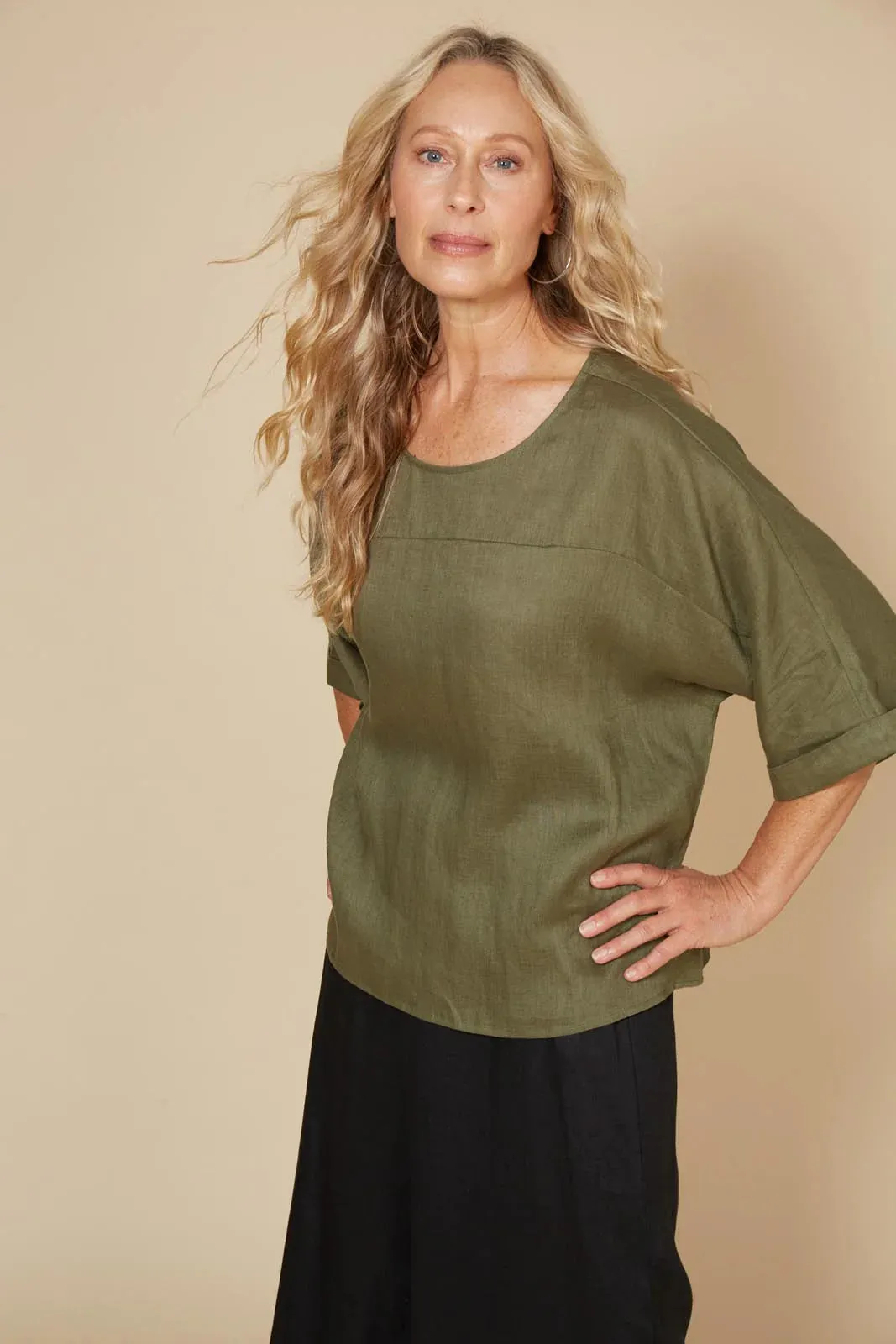 Studio Relaxed Top Khaki