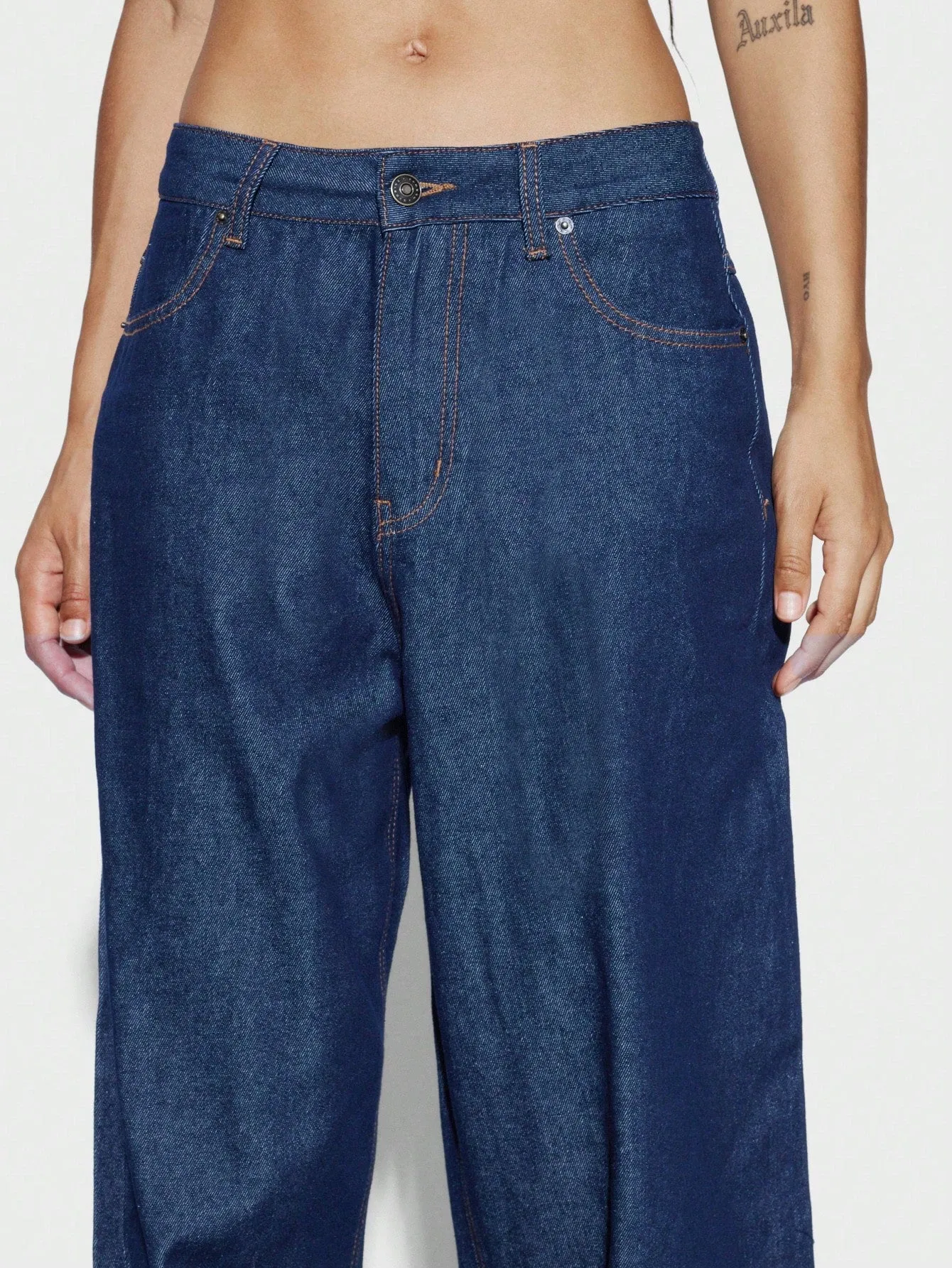 SUMWON WOMEN Mid Rise Barrel Jean