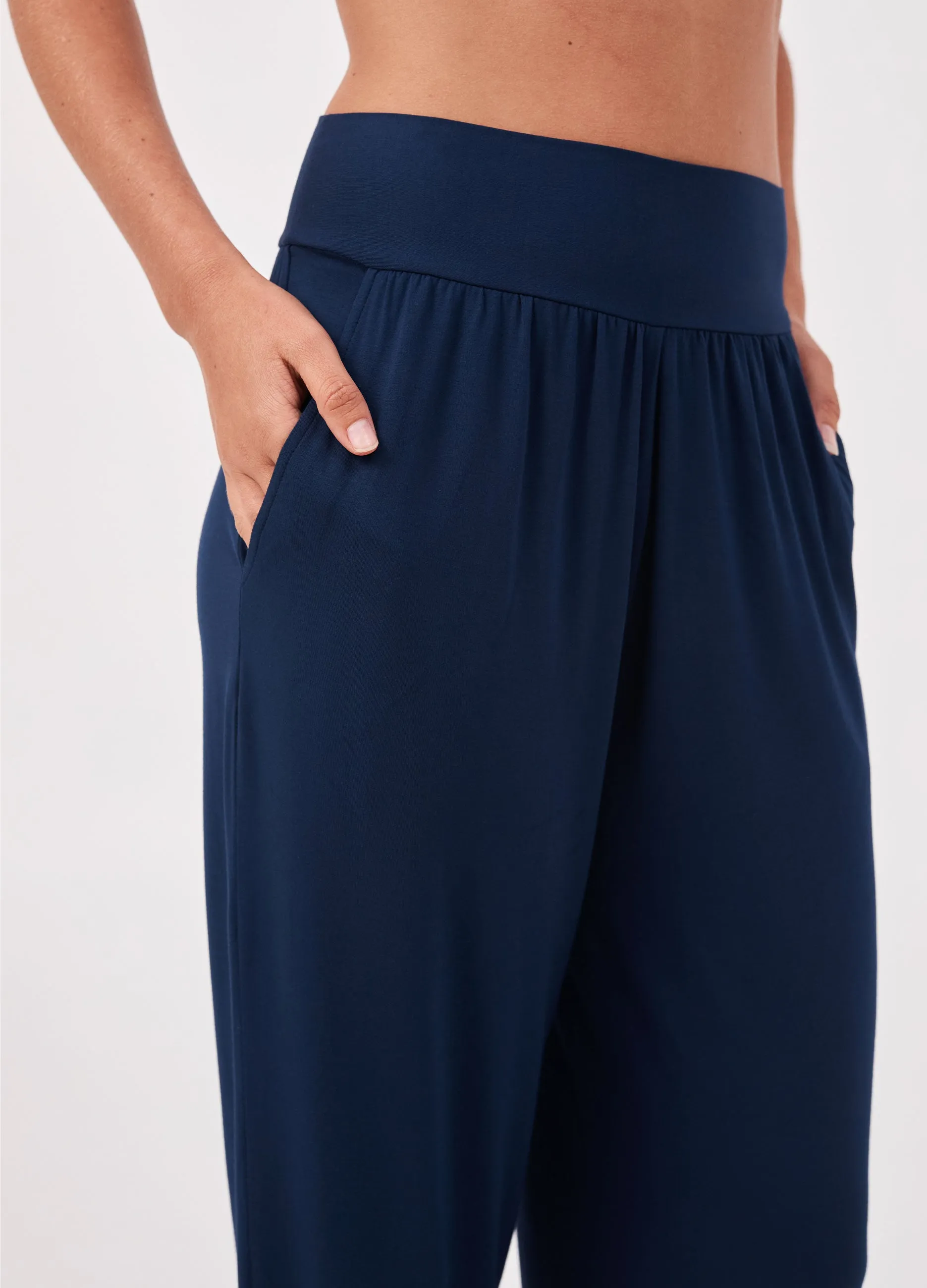 The Curve Hem Pant - Navy