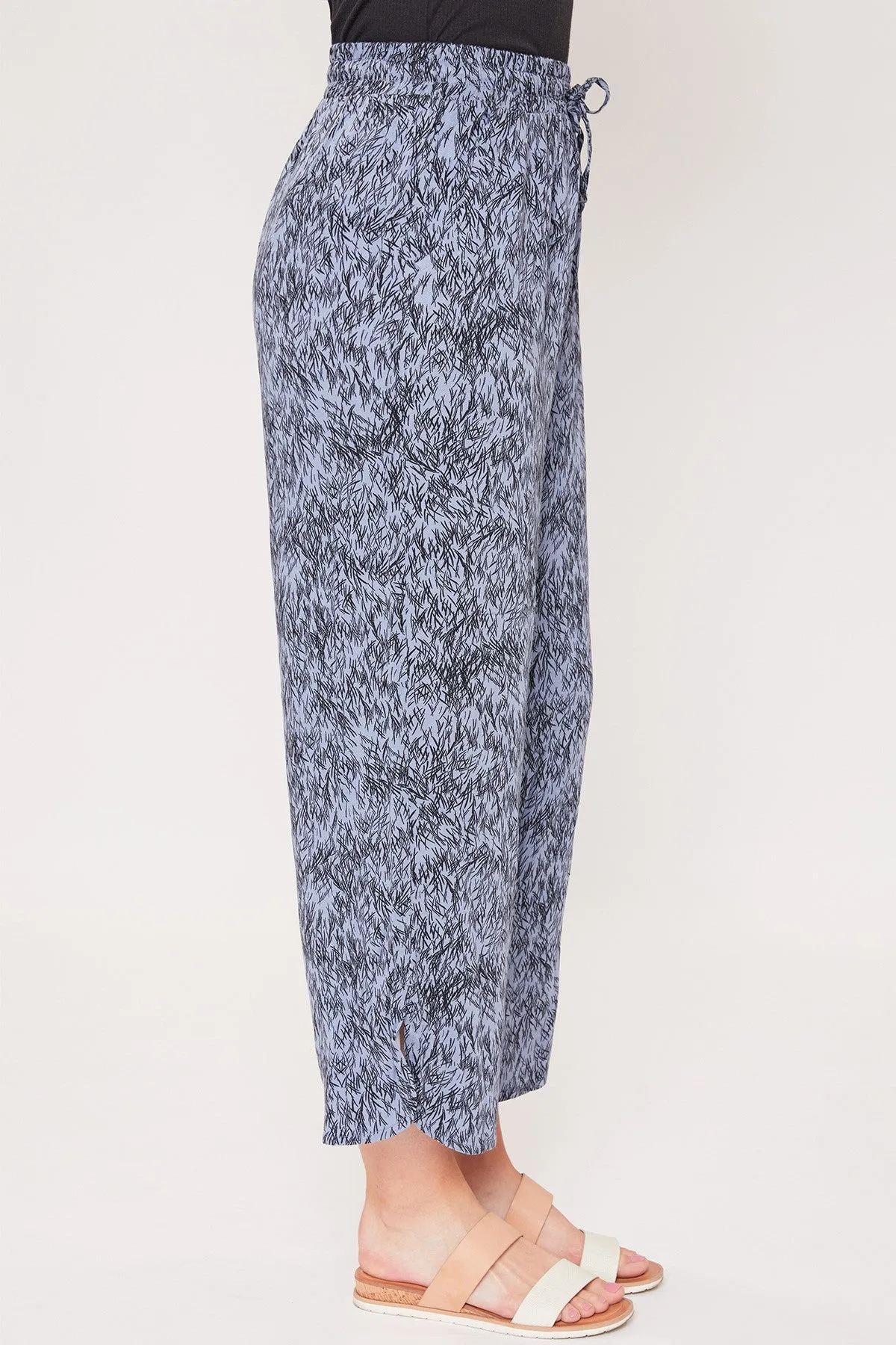 Women´s Elastic Waist Pant With Slit Hem